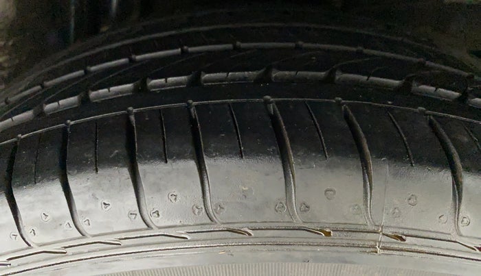 2017 Honda WR-V 1.2 i-VTEC VX MT, Petrol, Manual, 14,281 km, Left Rear Tyre Tread