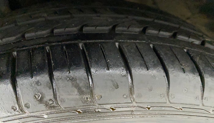 2017 Honda WR-V 1.2 i-VTEC VX MT, Petrol, Manual, 14,281 km, Left Front Tyre Tread