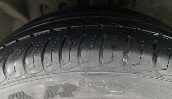 2016 Ford Ecosport TITANIUM 1.5L PETROL AT, Petrol, Automatic, 69,310 km, Left Front Tyre Tread