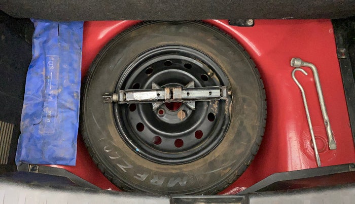 2013 Maruti Swift VDI, Diesel, Manual, 97,933 km, Dicky (Boot door) - Tool missing