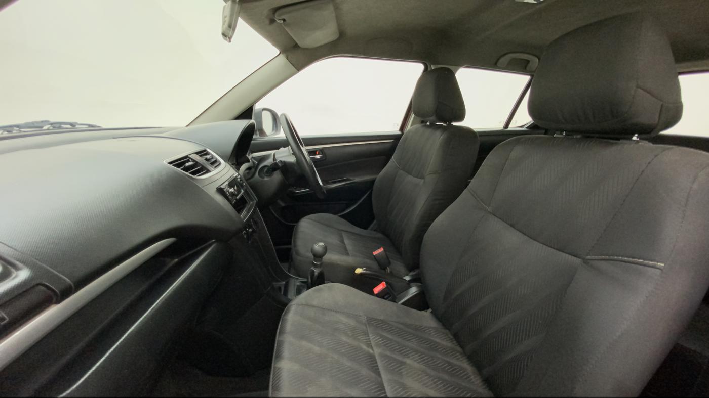 2013 Maruti Swift VDI, Diesel, Manual, 97,933 km, Right Side Front Door Cabin