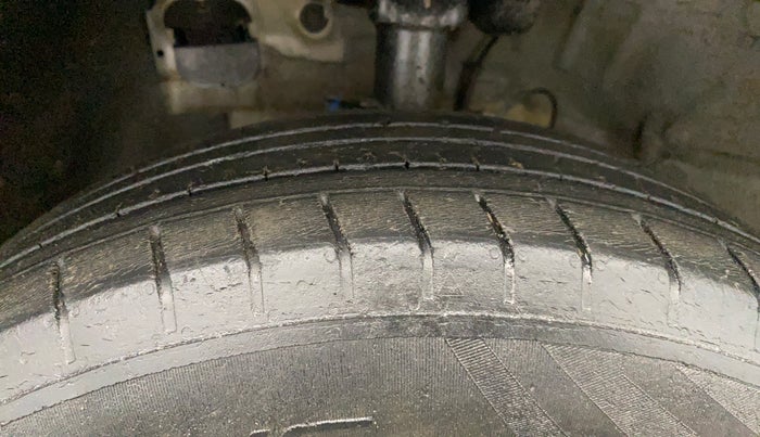 2021 Hyundai VENUE S+ 1.2, Petrol, Manual, 40,817 km, Left Front Tyre Tread