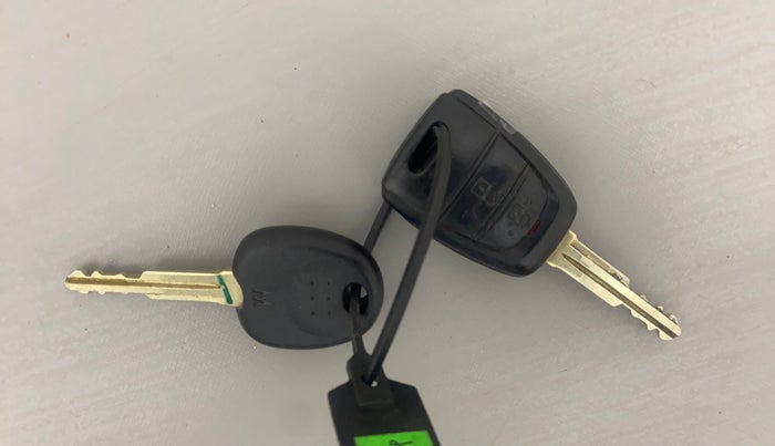 2016 Hyundai Grand i10 SPORTZ 1.2 KAPPA VTVT, Petrol, Manual, 37,841 km, Key Close Up