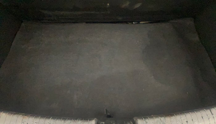 2016 Hyundai Grand i10 SPORTZ 1.2 KAPPA VTVT, Petrol, Manual, 37,841 km, Boot Inside