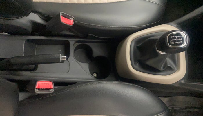 2016 Hyundai Grand i10 SPORTZ 1.2 KAPPA VTVT, Petrol, Manual, 37,841 km, Gear Lever