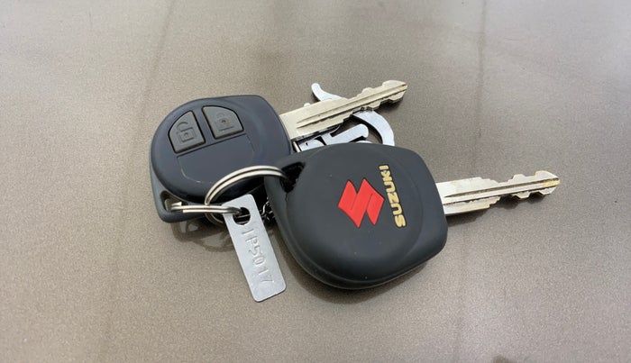 2015 Maruti Wagon R 1.0 VXI, CNG, Manual, 16,895 km, Key Close Up