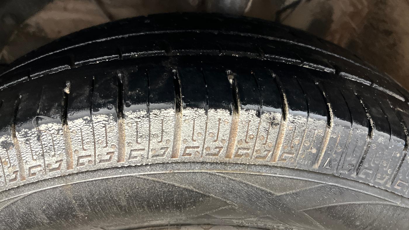 2022 Maruti Swift ZXI, Petrol, Manual, 53,392 km, Left Front Tyre Tread