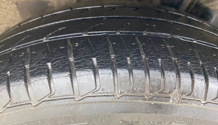 2014 Hyundai Elite i20 SPORTZ 1.2, Petrol, Manual, 43,463 km, Left Rear Tyre Tread