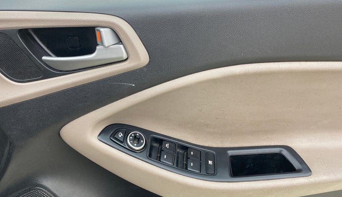 2014 Hyundai Elite i20 SPORTZ 1.2, Petrol, Manual, 43,463 km, Driver Side Door Panels Control