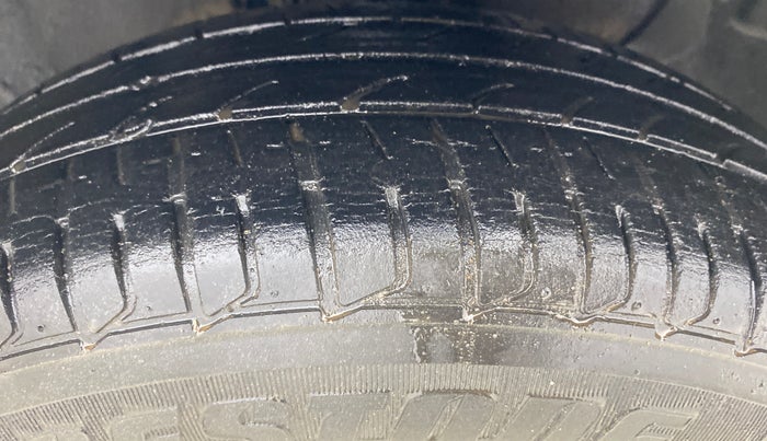 2014 Hyundai Elite i20 SPORTZ 1.2, Petrol, Manual, 43,463 km, Right Front Tyre Tread