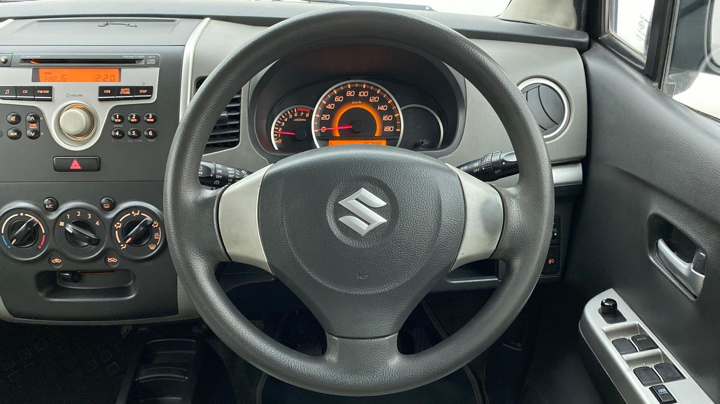 2011 Maruti Wagon R 1.0 VXI, Petrol, Manual, 75,443 km, Steering Wheel Close Up