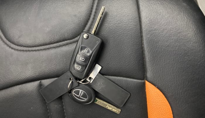 2019 Tata NEXON XMA PETROL, Petrol, Automatic, 97,209 km, Key Close Up