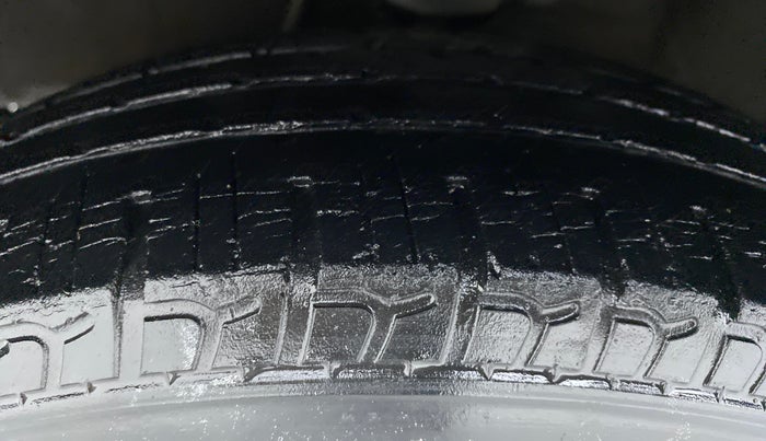 2014 Hyundai i10 MAGNA 1.1 IRDE2, Petrol, Manual, 33,799 km, Left Front Tyre Tread