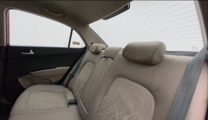 2015 Hyundai Xcent S 1.2, Petrol, Manual, 69,271 km, Right Side Rear Door Cabin