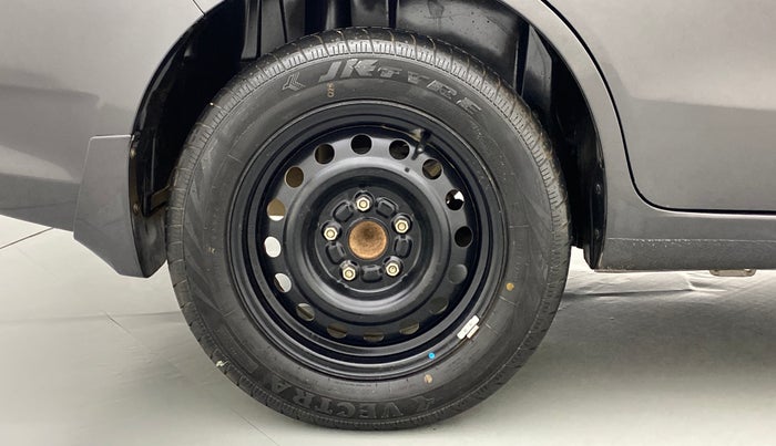 2017 Maruti Ertiga VXI ABS, Petrol, Manual, 57,550 km, Right Rear Wheel