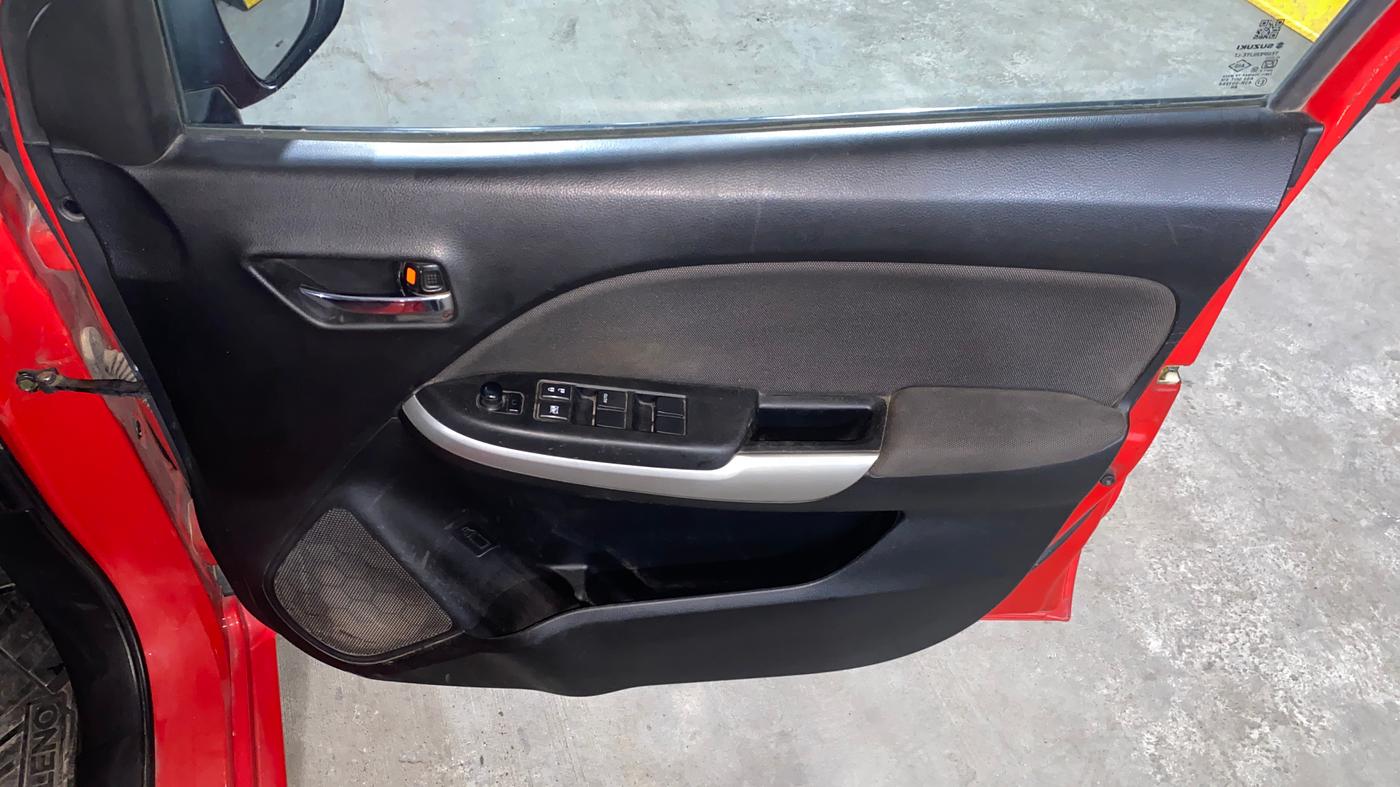 2017 Maruti Baleno DELTA PETROL 1.2, Petrol, Manual, 66,012 km, Driver Side Door Panels Control