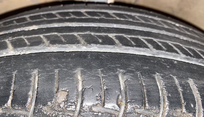 2017 Maruti Baleno DELTA PETROL 1.2, Petrol, Manual, 66,012 km, Left Front Tyre Tread