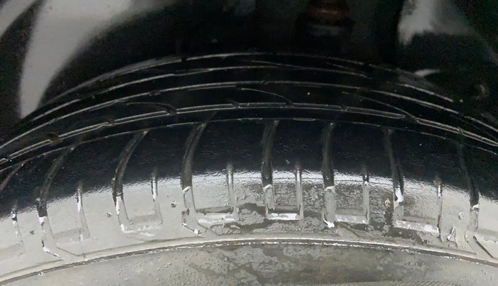 2018 Hyundai Creta 1.6 SX AT CRDI, Diesel, Automatic, 29,856 km, Left Rear Tyre Tread