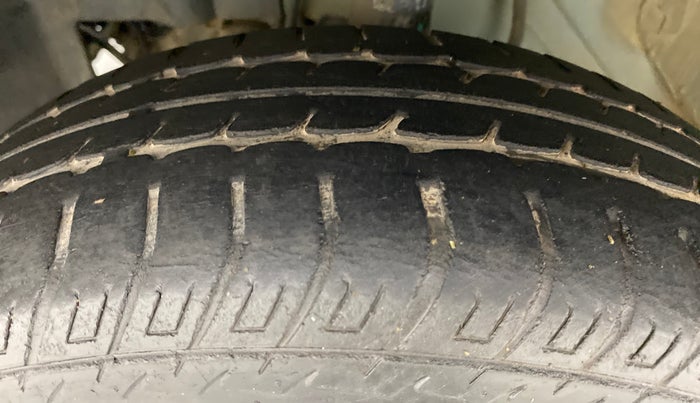 2015 Datsun Go A, Petrol, Manual, 25,206 km, Left Front Tyre Tread