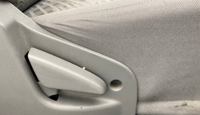 2015 Datsun Go A, Petrol, Manual, 25,206 km, Driver Side Adjustment Panel