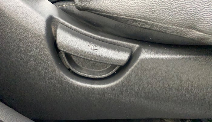 2018 Hyundai Grand i10 SPORTZ 1.2 KAPPA VTVT, Petrol, Manual, 31,064 km, Driver Side Adjustment Panel
