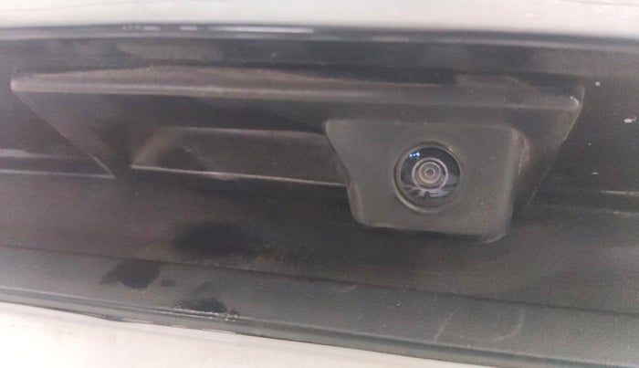 2016 Skoda Superb L&K 1.8 TSI AT, Petrol, Automatic, 1,00,251 km, Parking Camera