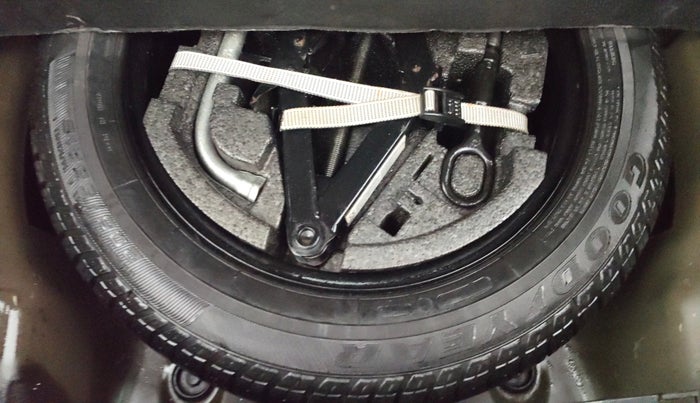 2016 Skoda Superb L&K 1.8 TSI AT, Petrol, Automatic, 1,00,251 km, Spare Tyre