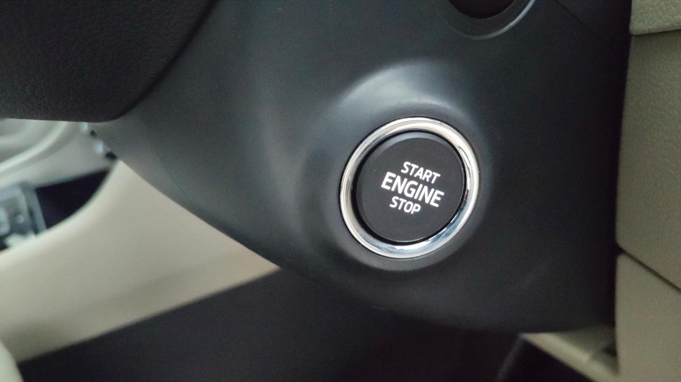 2016 Skoda Superb L&K 1.8 TSI AT, Petrol, Automatic, 1,00,339 km, Keyless Start/ Stop Button