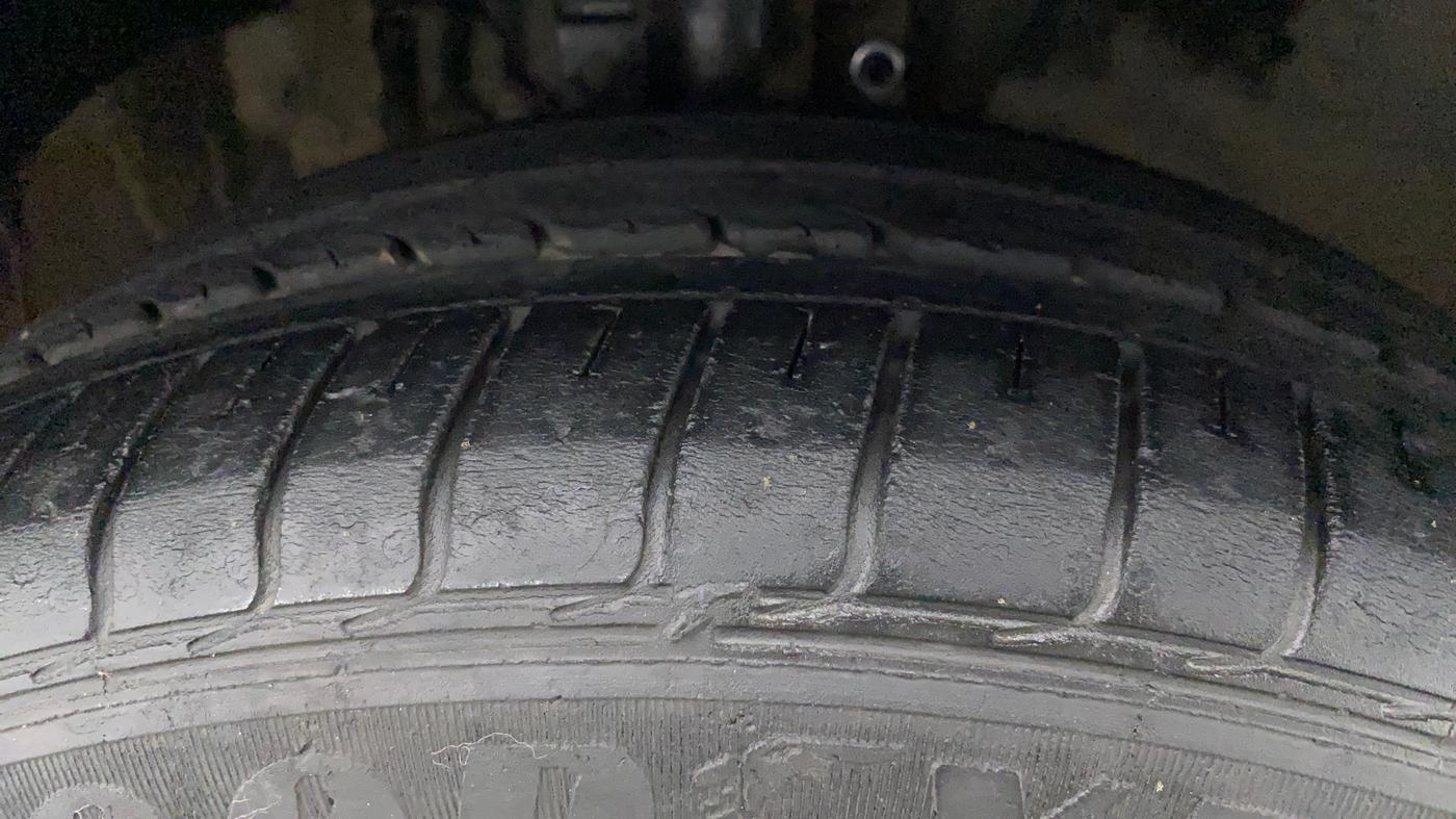2016 Volkswagen Polo GT TSI AT, Petrol, Automatic, 93,132 km, Right Front Tyre Tread