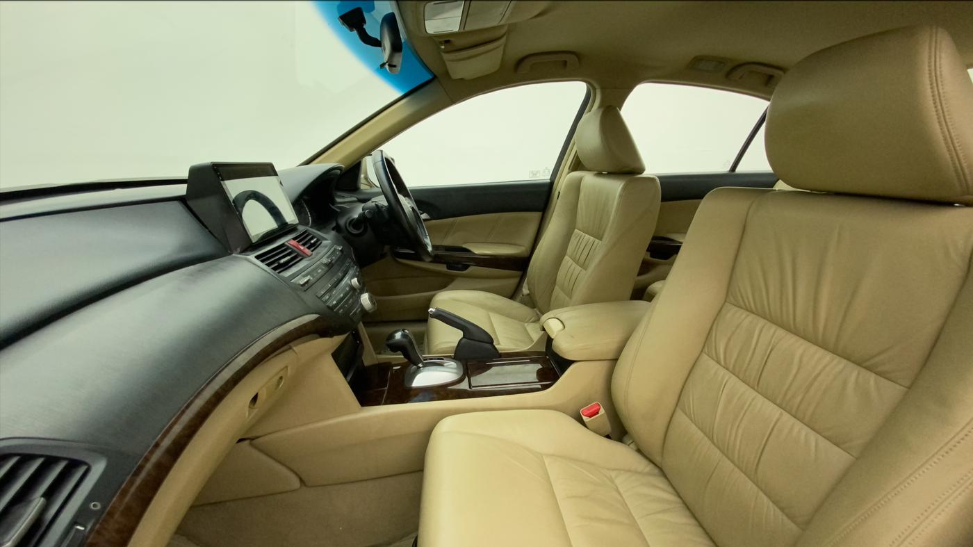 2010 Honda Accord 2.4L I-VTEC AT, Petrol, Automatic, 75,842 km, Right Side Front Door Cabin