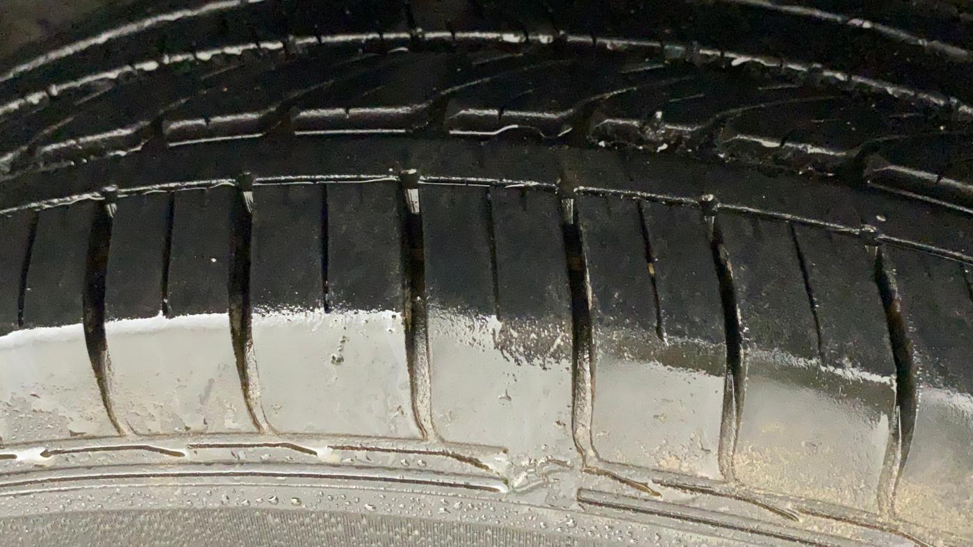 2020 MG HECTOR SHARP HYBRID 1.5 PETROL, Petrol, Manual, 26,162 km, Right Front Tyre Tread