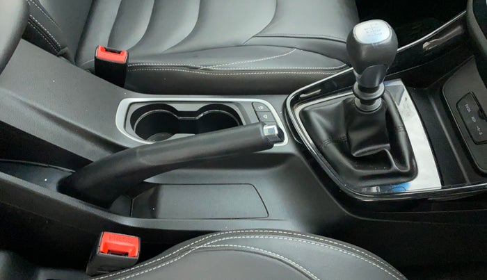 2020 MG HECTOR SHARP HYBRID 1.5 PETROL, Petrol, Manual, 26,162 km, Gear Lever