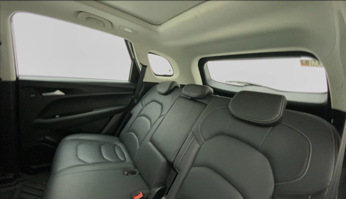 2020 MG HECTOR SHARP HYBRID 1.5 PETROL, Petrol, Manual, 26,162 km, Right Side Rear Door Cabin