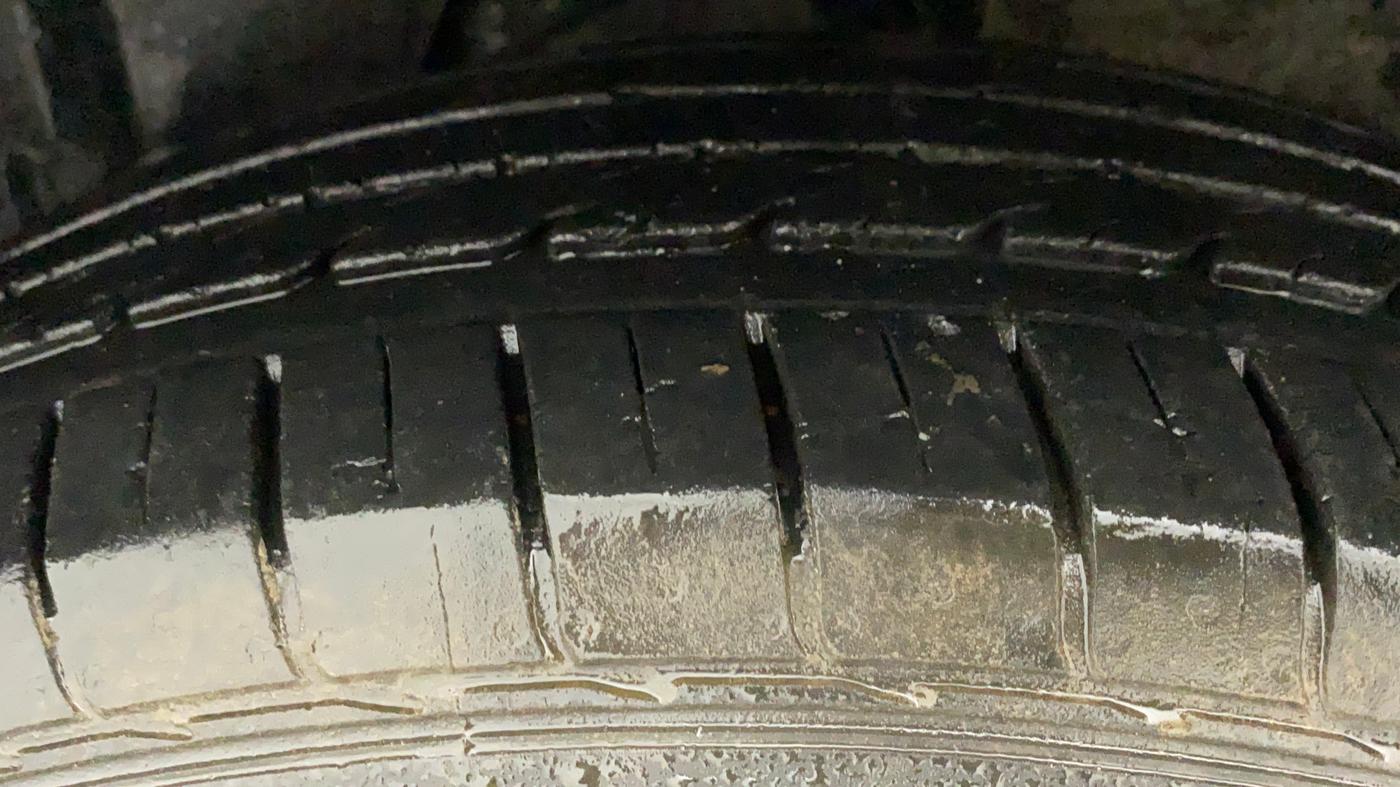 2020 MG HECTOR SHARP HYBRID 1.5 PETROL, Petrol, Manual, 26,162 km, Left Front Tyre Tread