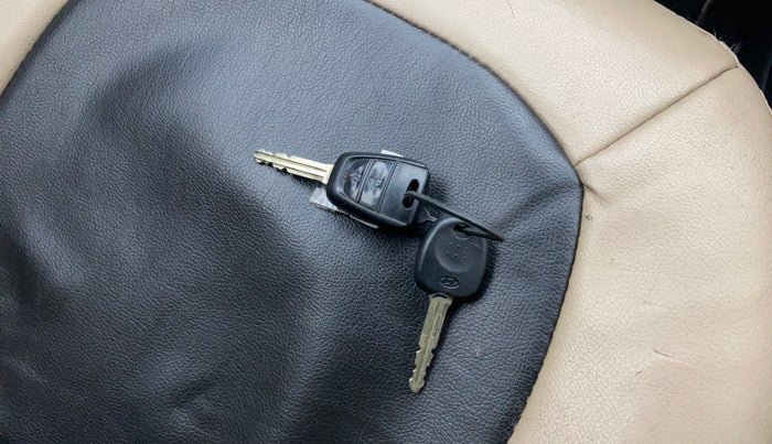 2016 Hyundai Grand i10 SPORTZ 1.2 KAPPA VTVT, Petrol, Manual, 78,273 km, Key Close Up