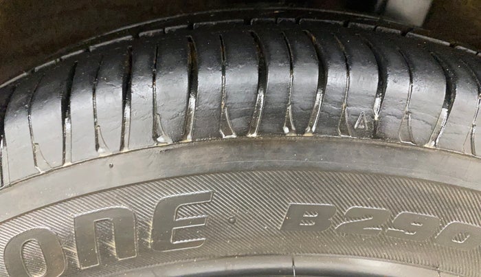 2016 Hyundai Grand i10 SPORTZ 1.2 KAPPA VTVT, Petrol, Manual, 78,273 km, Left Rear Tyre Tread