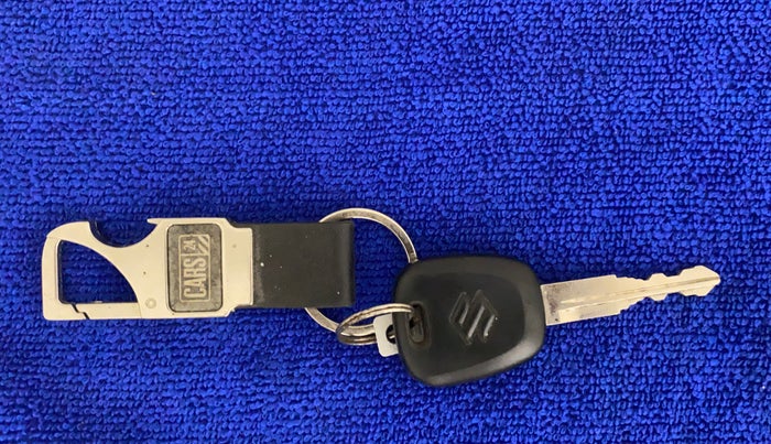2014 Maruti Celerio VXI CNG, CNG, Manual, 1,03,454 km, Key Close Up