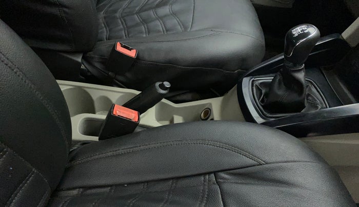 2016 Ford Ecosport AMBIENTE 1.5L PETROL, Petrol, Manual, 1,11,859 km, Gear Lever