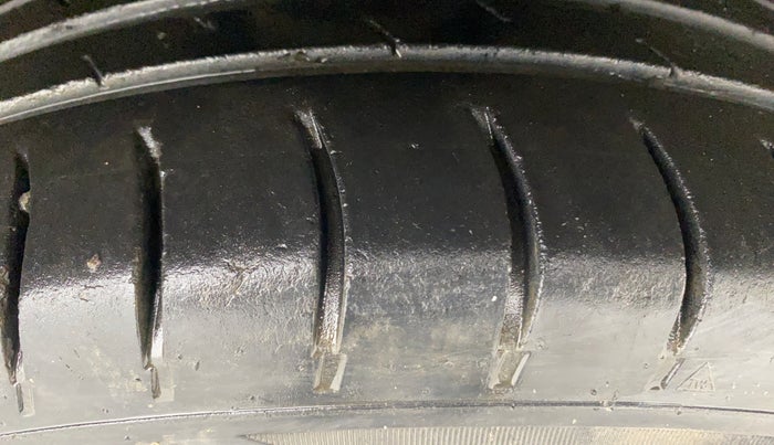 2015 Hyundai Elite i20 SPORTZ 1.2, Petrol, Manual, 93,408 km, Right Front Tyre Tread