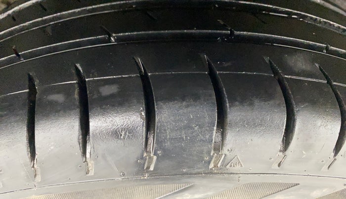 2015 Hyundai Elite i20 SPORTZ 1.2, Petrol, Manual, 93,408 km, Right Rear Tyre Tread