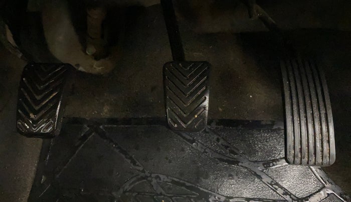 2016 Hyundai Eon SPORTZ, Petrol, Manual, 71,758 km, Pedals