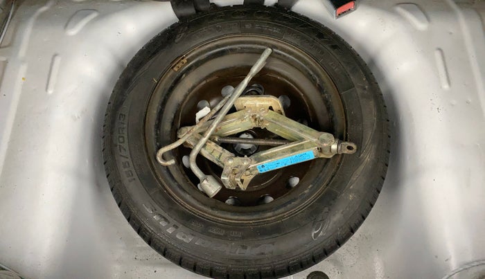 2016 Hyundai Eon SPORTZ, Petrol, Manual, 71,758 km, Spare Tyre