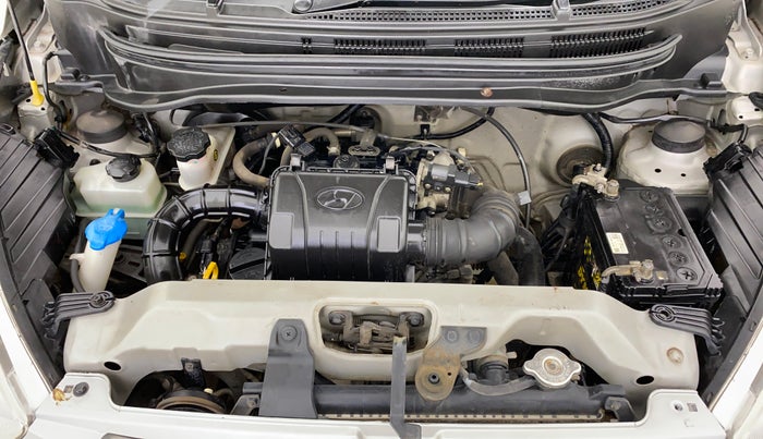 2016 Hyundai Eon SPORTZ, Petrol, Manual, 71,758 km, Engine View