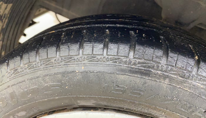 2016 Hyundai Eon SPORTZ, Petrol, Manual, 71,758 km, Left Front Tyre Tread