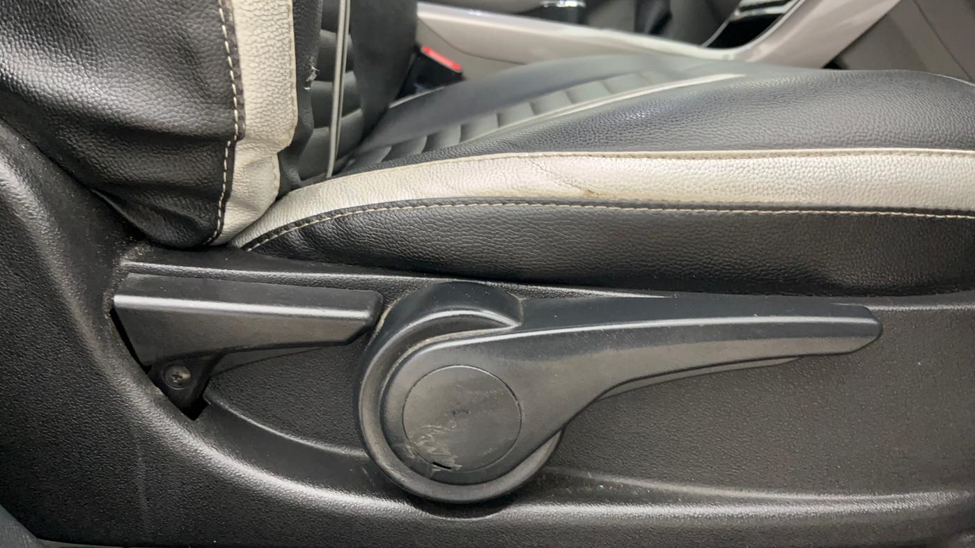 2019 Tata NEXON XZ PLUS PETROL, Petrol, Manual, 40,741 km, Driver Side Adjustment Panel