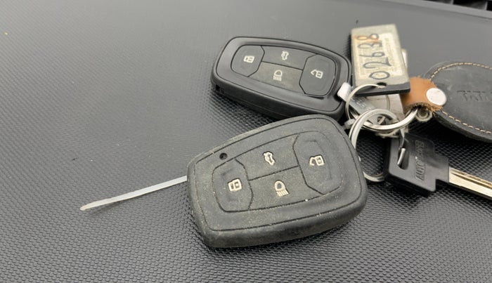 2019 Tata NEXON XZ PLUS PETROL, Petrol, Manual, 40,709 km, Key Close Up