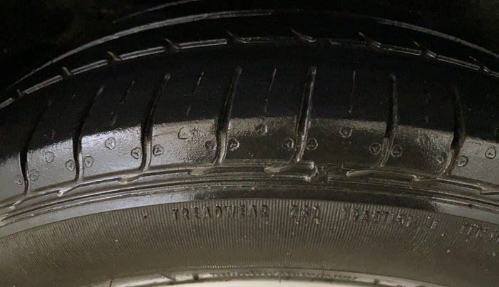 2021 Maruti Ciaz DELTA AT 1.5 SHVS PETROL, Petrol, Automatic, 42,474 km, Right Rear Tyre Tread