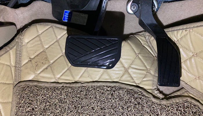 2021 Maruti Ciaz DELTA AT 1.5 SHVS PETROL, Petrol, Automatic, 42,474 km, Pedals