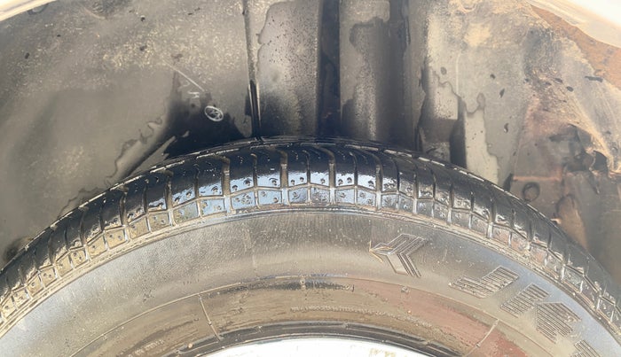 2016 Maruti Swift VXI, Petrol, Manual, 22,772 km, Left Rear Tyre Tread