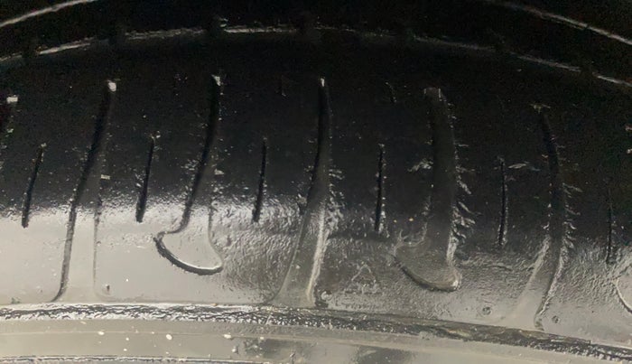 2019 Hyundai Grand i10 SPORTZ 1.2 KAPPA VTVT, Petrol, Manual, 28,503 km, Right Front Tyre Tread